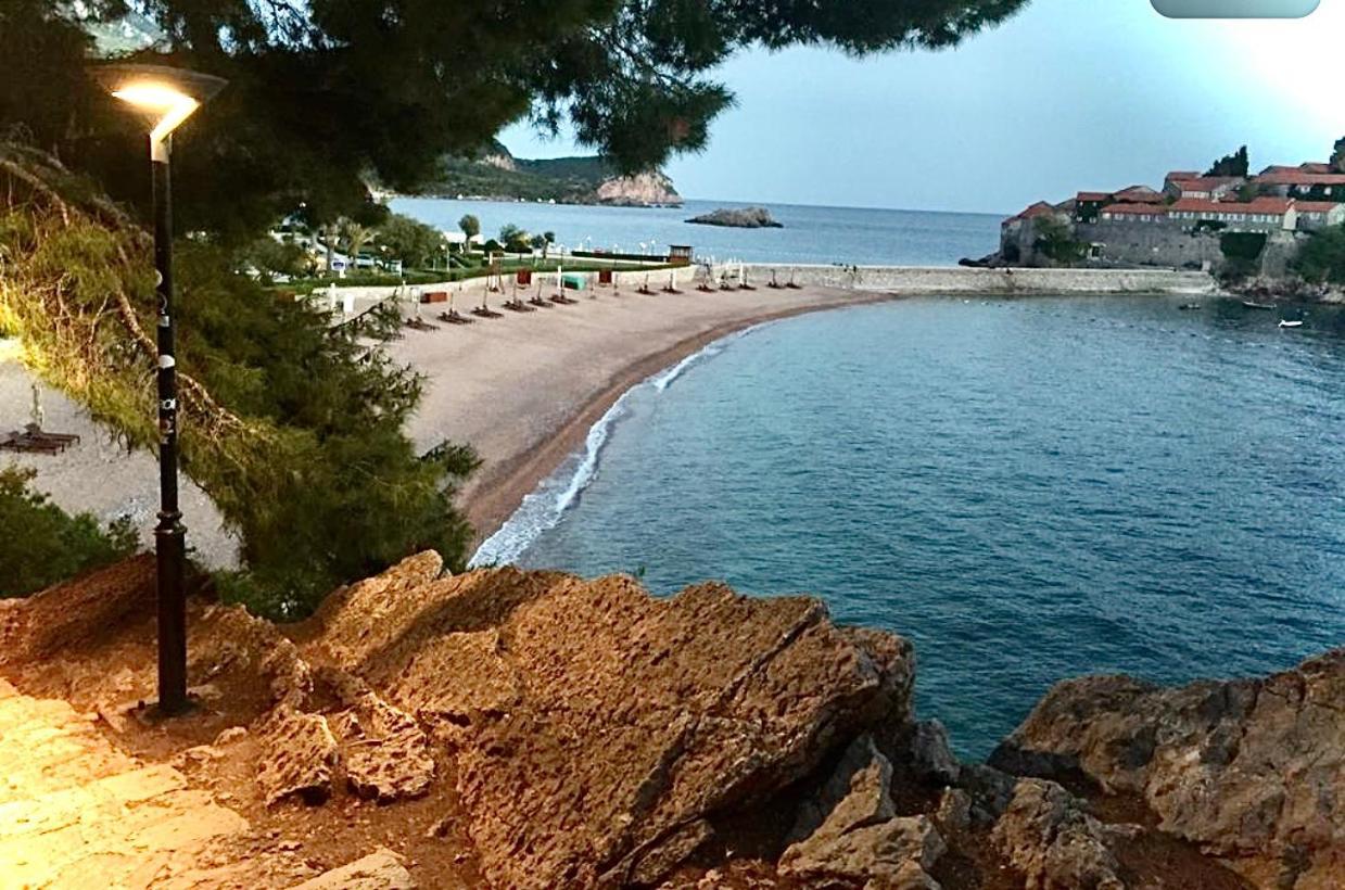 Sound Of The Sea Apartment Sveti Stefan Exterior foto